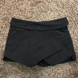 Black envelope skort